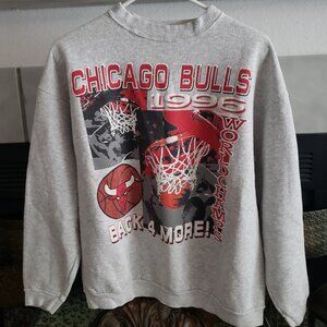 NEVER WORN Chicago Bulls 1996 Championship Sweatshirt size Large